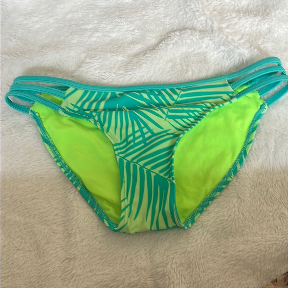 Xhilaration Tropical Leaf Bikini Bottom EUC